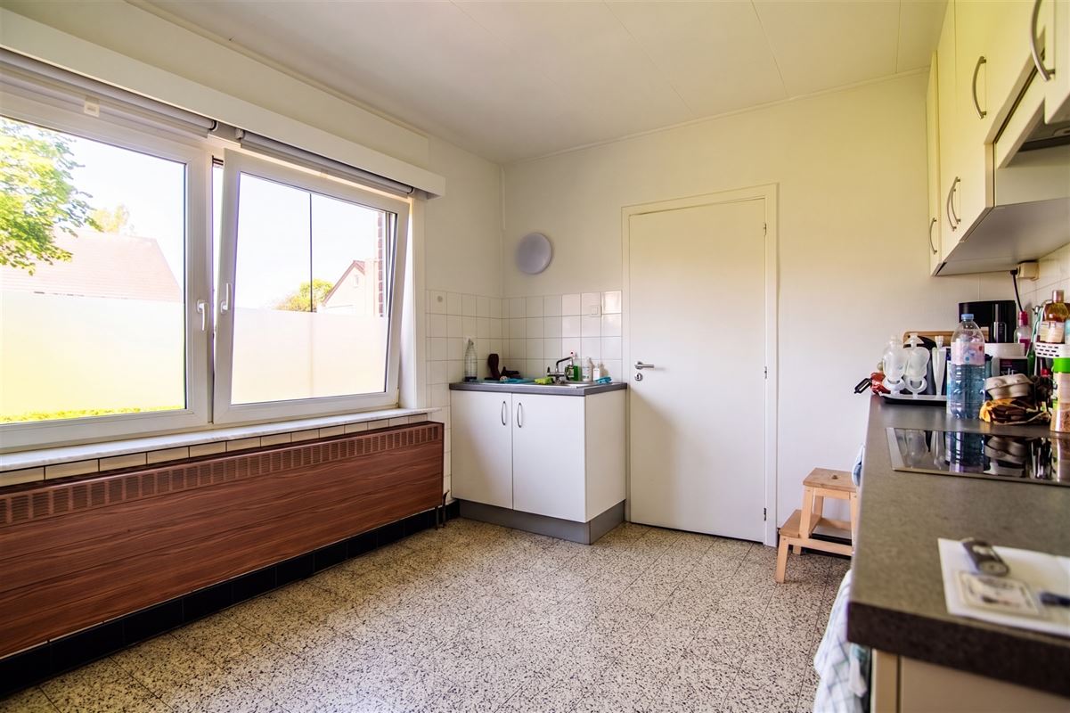 Op te frissen woning met drie slaapkamers en tuin in Diepenbeek.