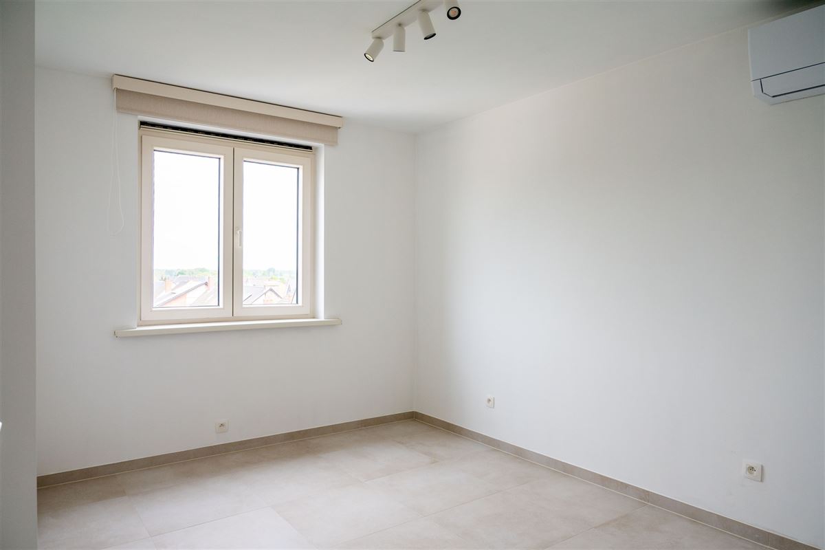 Volledig gerenoveerd appartement met twee slaapkamers.