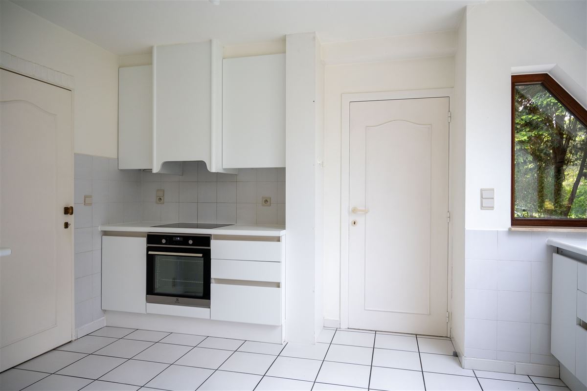 Vrijstaande woning op toplocatie, met prachtige tuin, dubbele garage en drie slaapkamers!