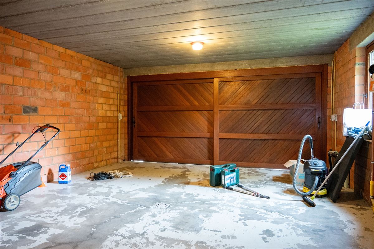 Vrijstaande woning op toplocatie, met prachtige tuin, dubbele garage en drie slaapkamers!