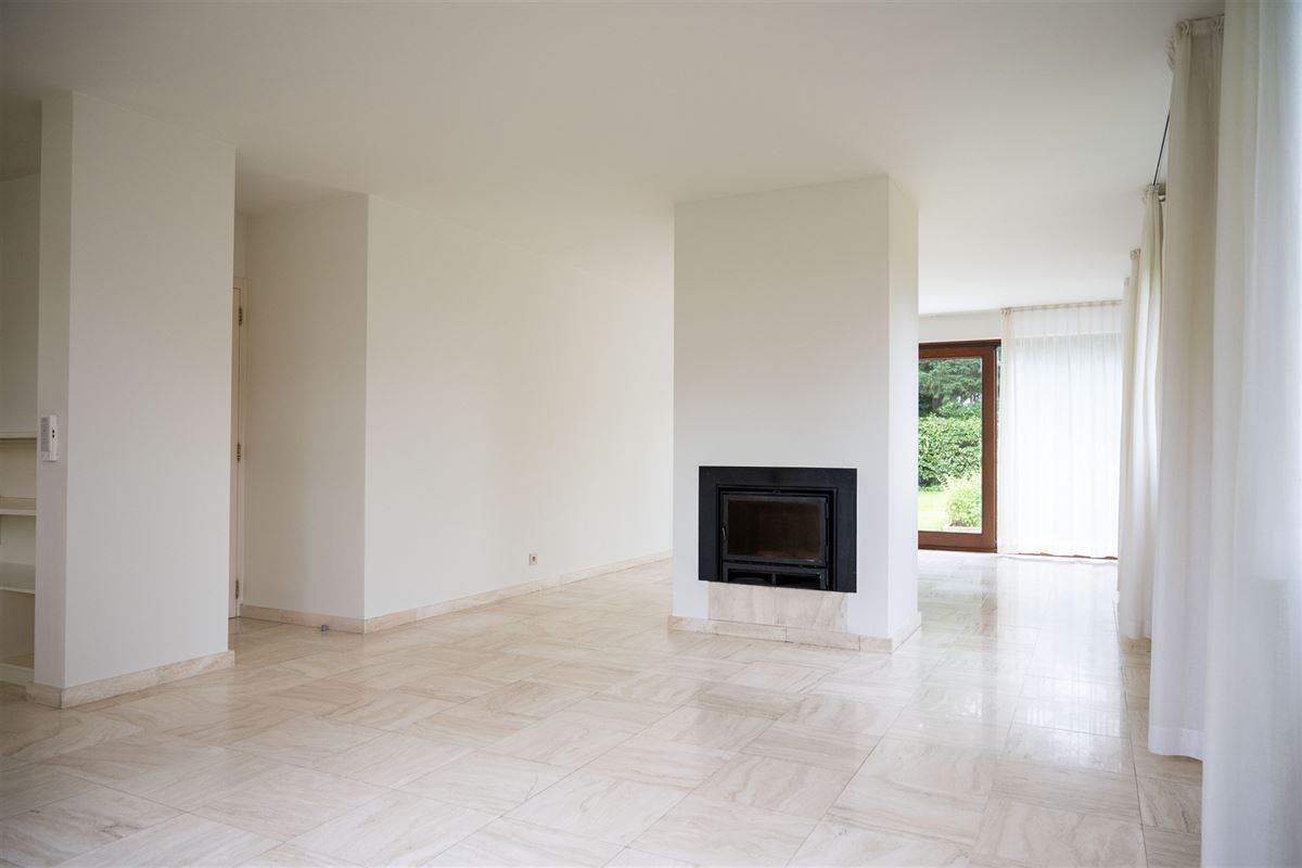 Vrijstaande woning op toplocatie, met prachtige tuin, dubbele garage en drie slaapkamers!