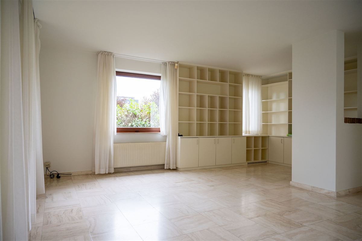 Vrijstaande woning op toplocatie, met prachtige tuin, dubbele garage en drie slaapkamers!