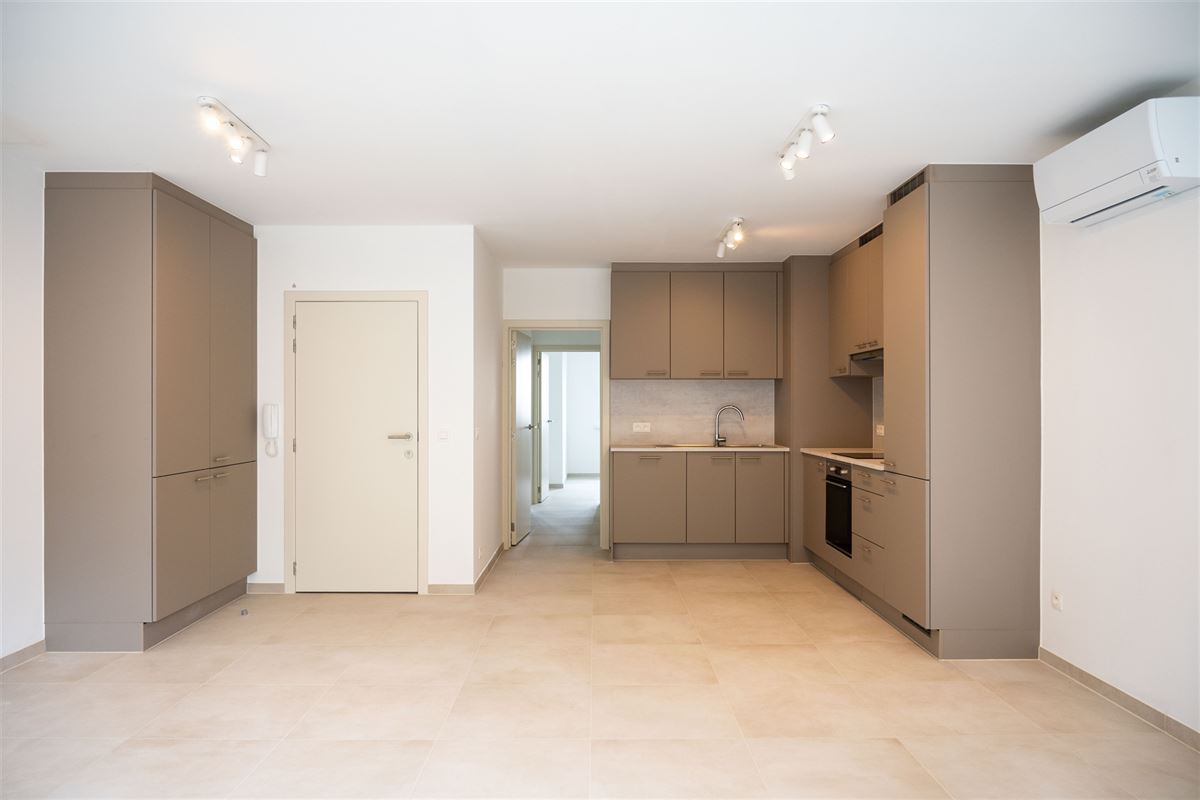 Volledig gerenoveerd appartement met twee slaapkamers.
