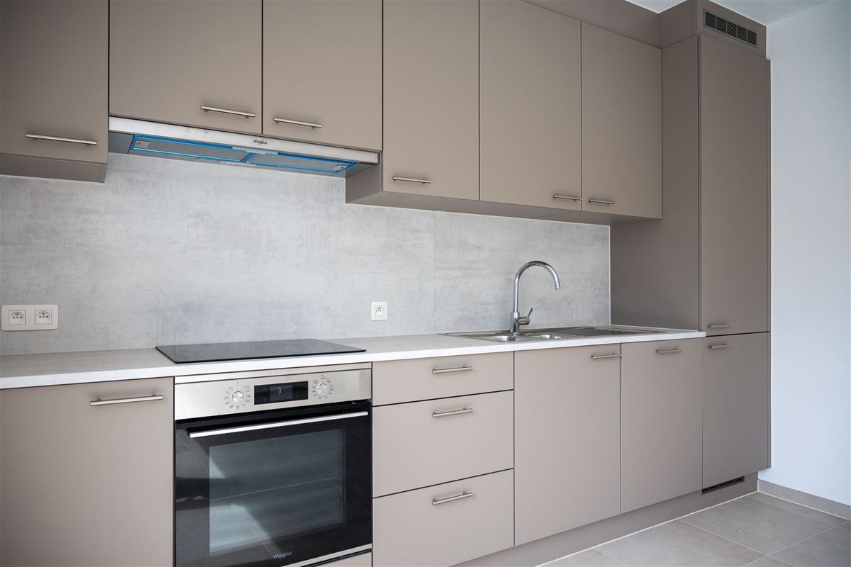 Volledig gerenoveerd dakappartement met twee terrassen in Kuringen.