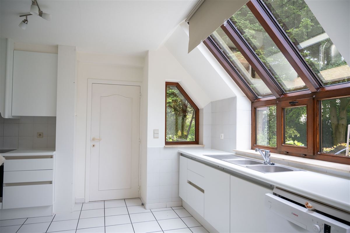 Vrijstaande woning op toplocatie, met prachtige tuin, dubbele garage en drie slaapkamers!
