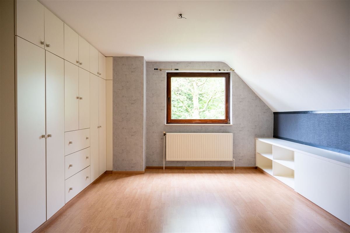 Vrijstaande woning op toplocatie, met prachtige tuin, dubbele garage en drie slaapkamers!