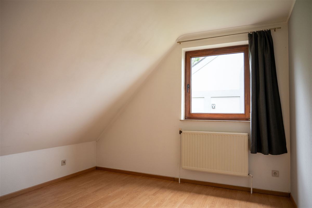 Vrijstaande woning op toplocatie, met prachtige tuin, dubbele garage en drie slaapkamers!