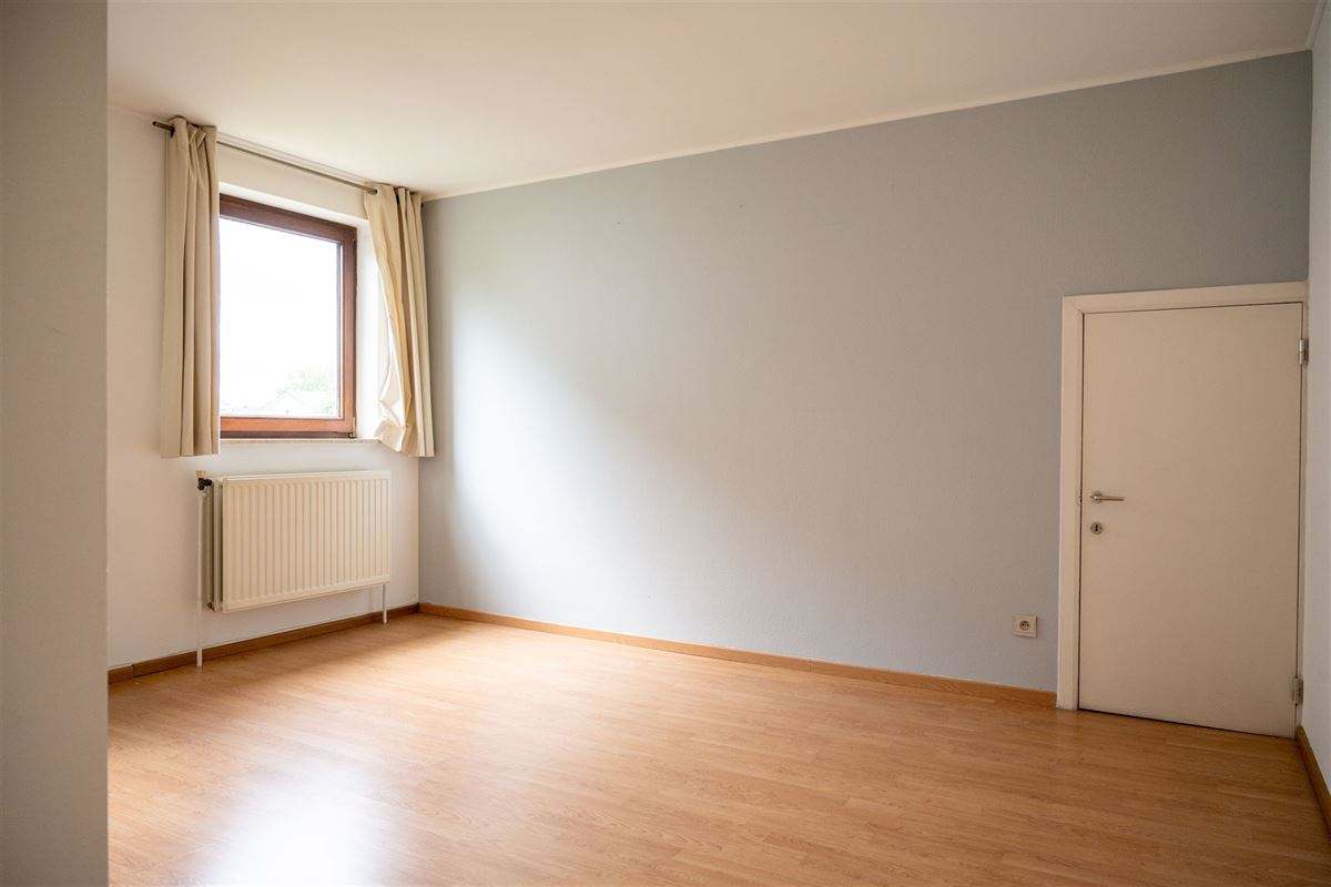 Vrijstaande woning op toplocatie, met prachtige tuin, dubbele garage en drie slaapkamers!