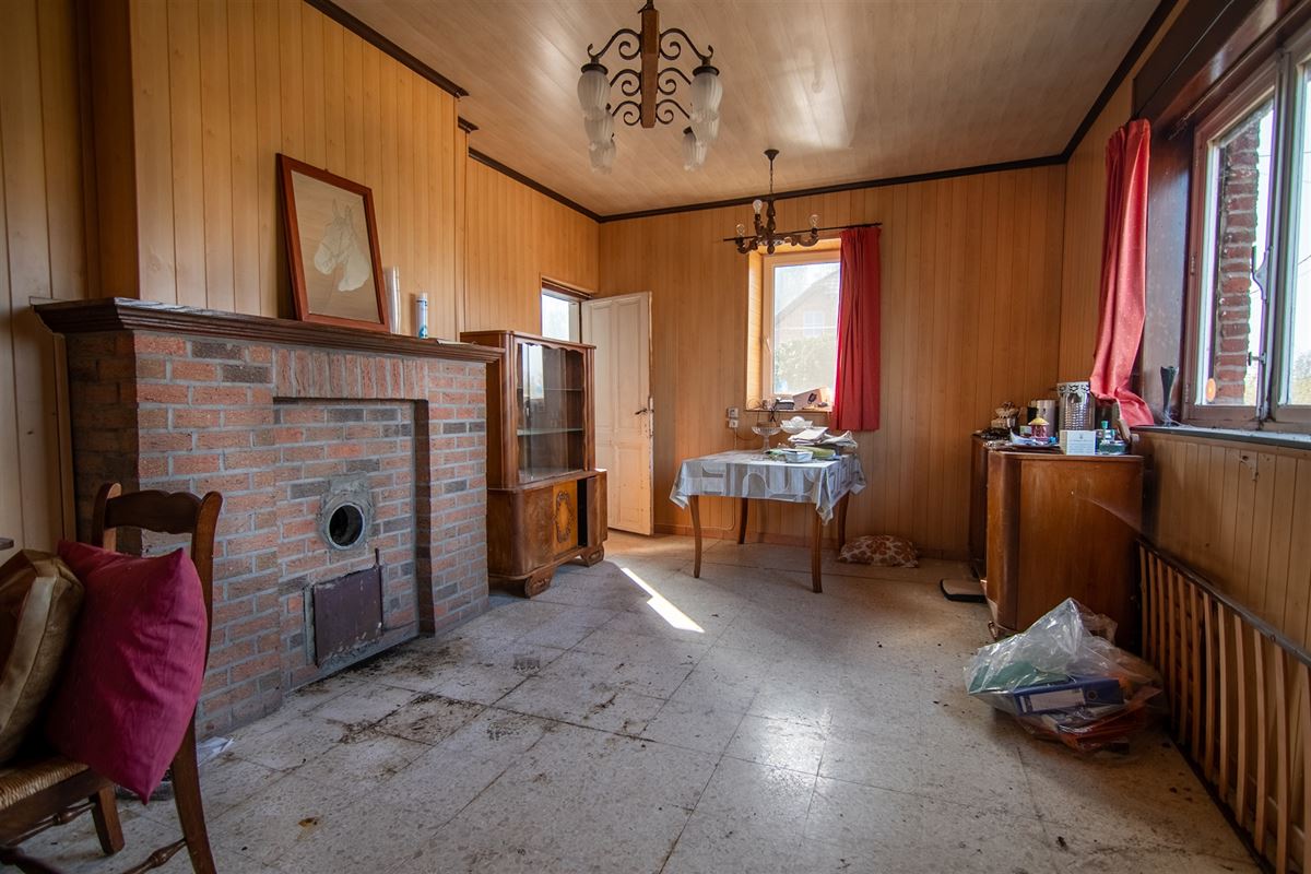 Landelijk gelegen te renoveren hoeve op 2 hectare!