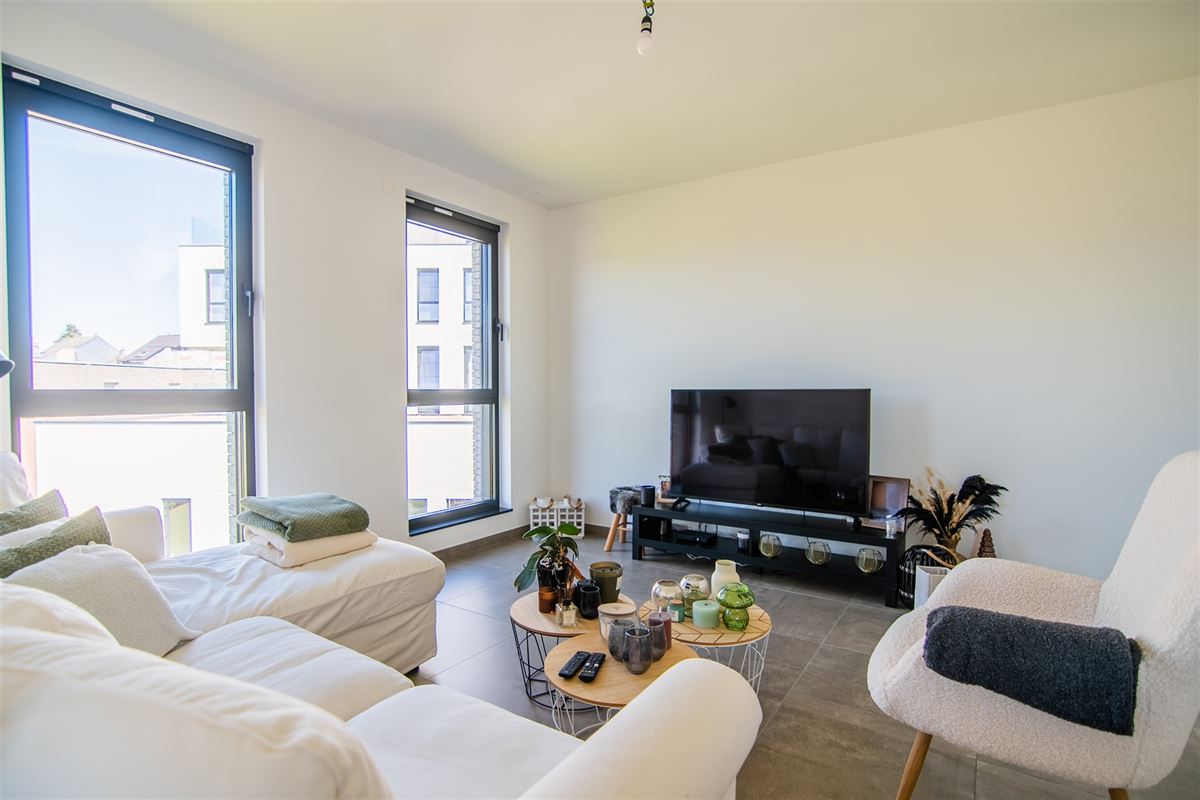 Lichtrijk appartement met één slaapkamer!