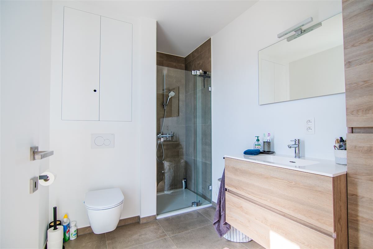 Lichtrijk appartement met één slaapkamer!