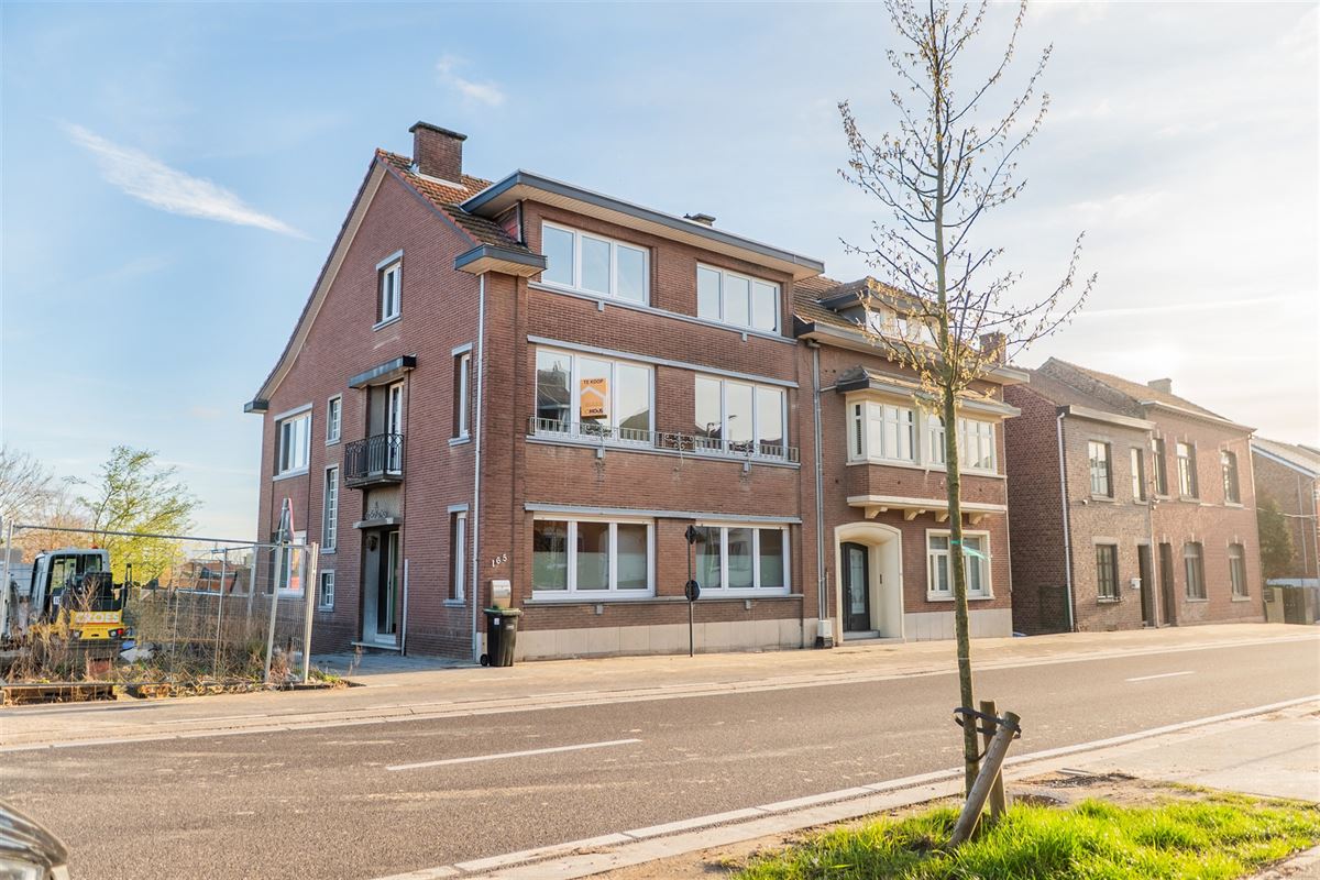 Op te frissen woning met 7 slaapkamers en ruime tuin aan het centrum van Tongeren.