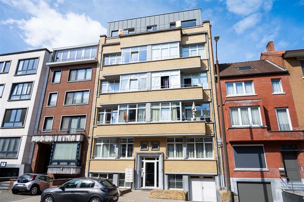 Lichtrijk karaktervol appartement in het stadscentrum!