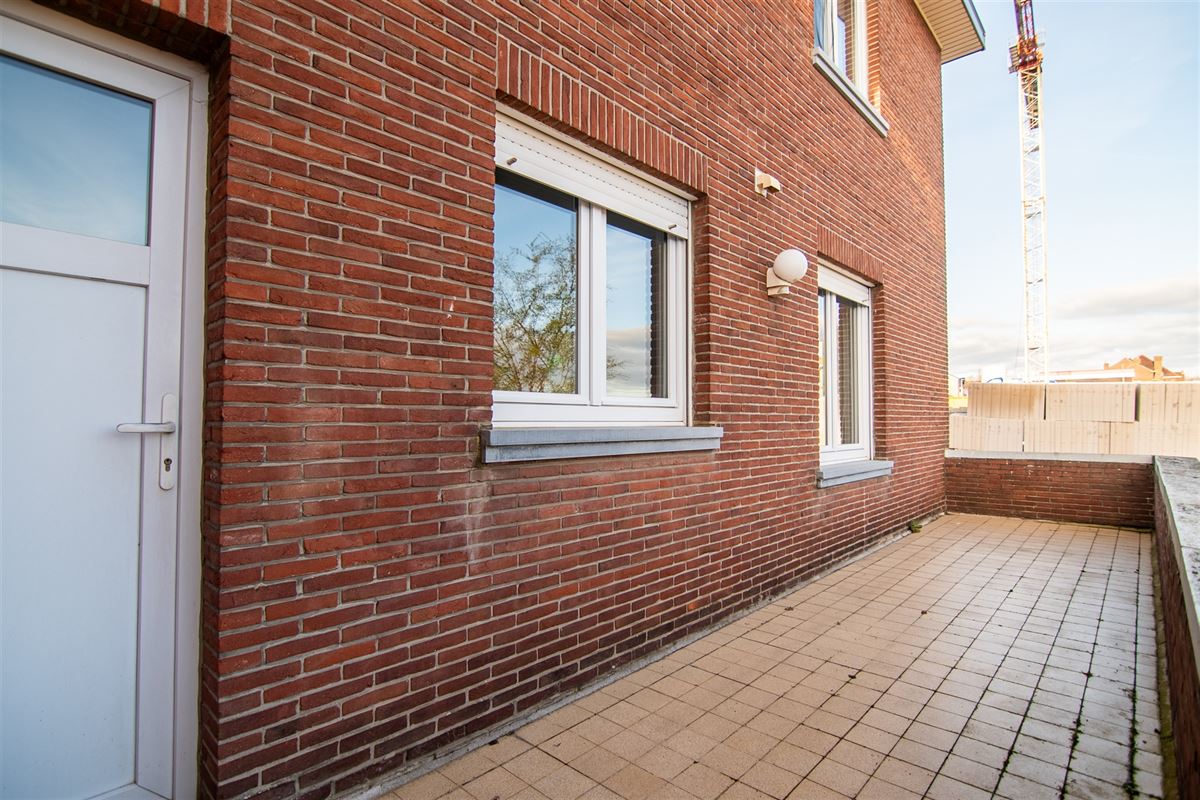Op te frissen woning met 7 slaapkamers en ruime tuin aan het centrum van Tongeren.