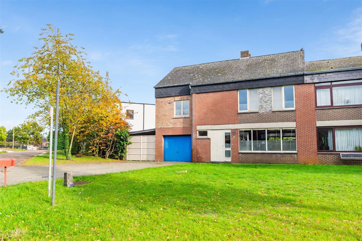 Te renoveren woning op rustige ligging in Paal!