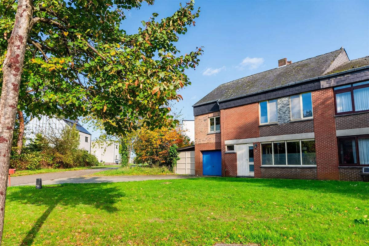 Te renoveren woning op rustige ligging in Paal!
