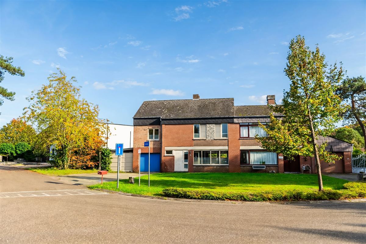 Te renoveren woning op rustige ligging in Paal!
