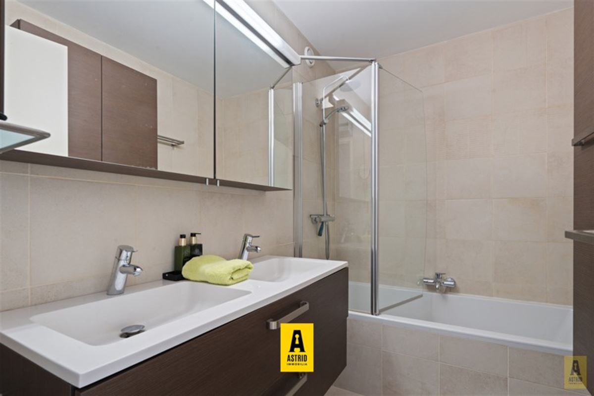 Uitzonderlijk aanbod! Duplexappartement op topligging met open zeezichten en riant zonne(dak)terras!