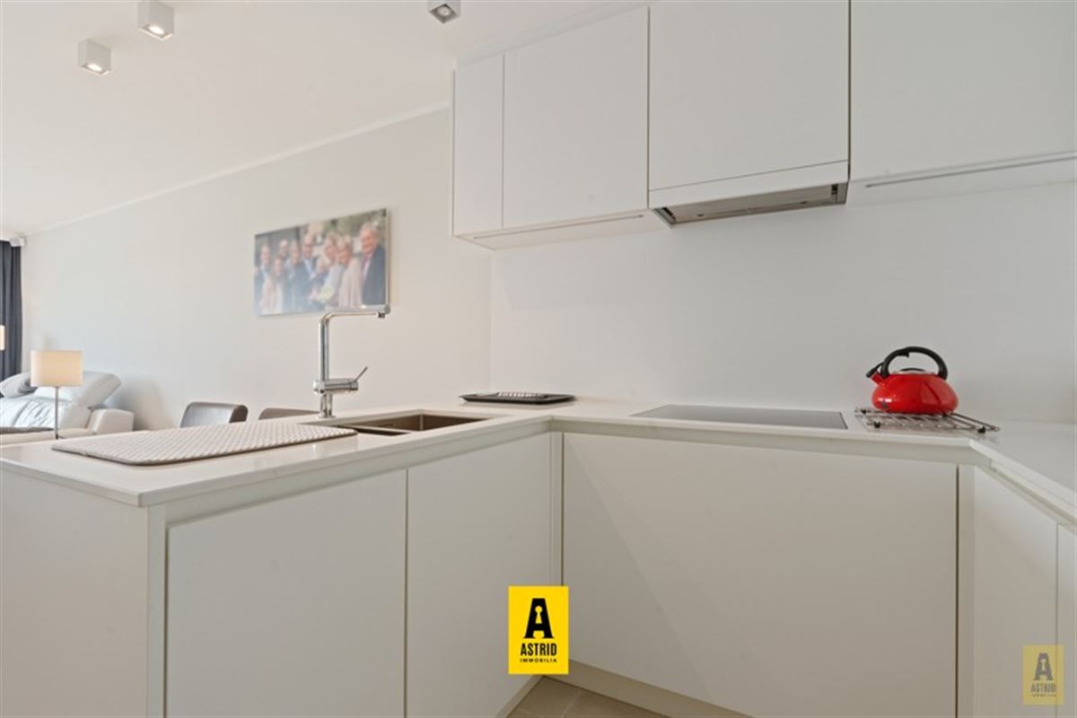 Uitzonderlijk aanbod! Duplexappartement op topligging met open zeezichten en riant zonne(dak)terras!