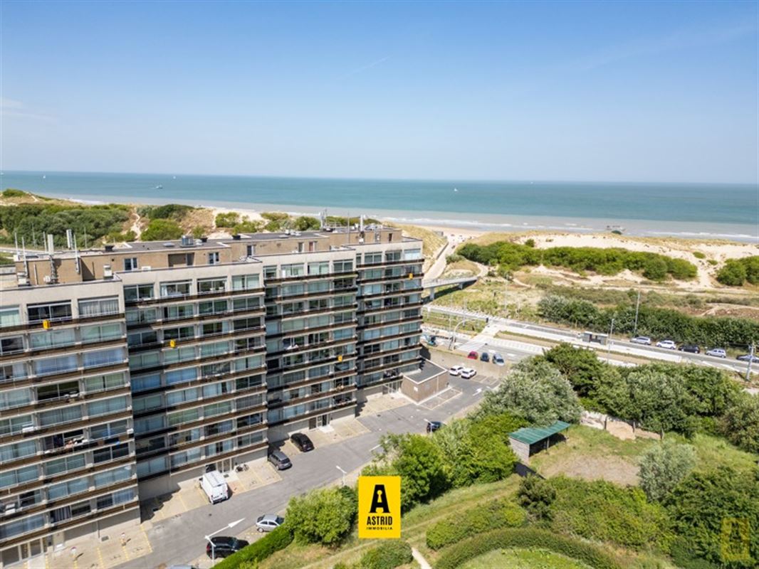 Uitzonderlijk aanbod! Duplexappartement op topligging met open zeezichten en riant zonne(dak)terras!