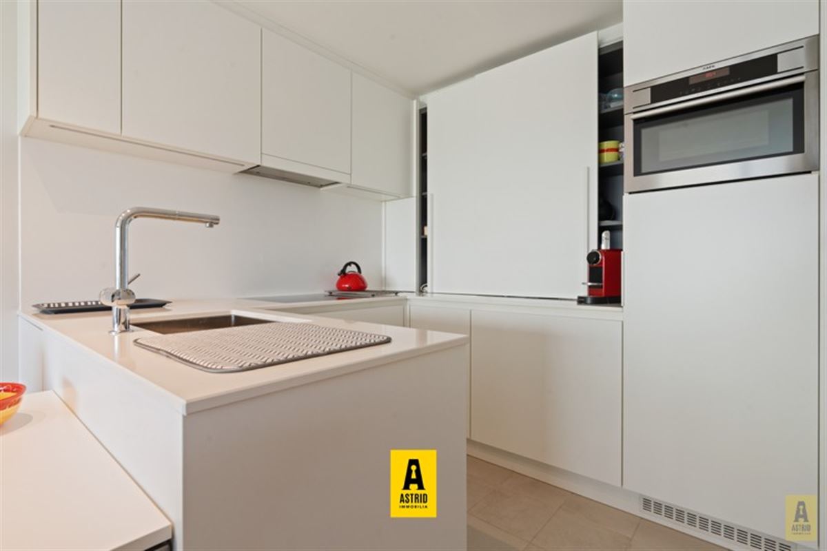 Uitzonderlijk aanbod! Duplexappartement op topligging met open zeezichten en riant zonne(dak)terras!