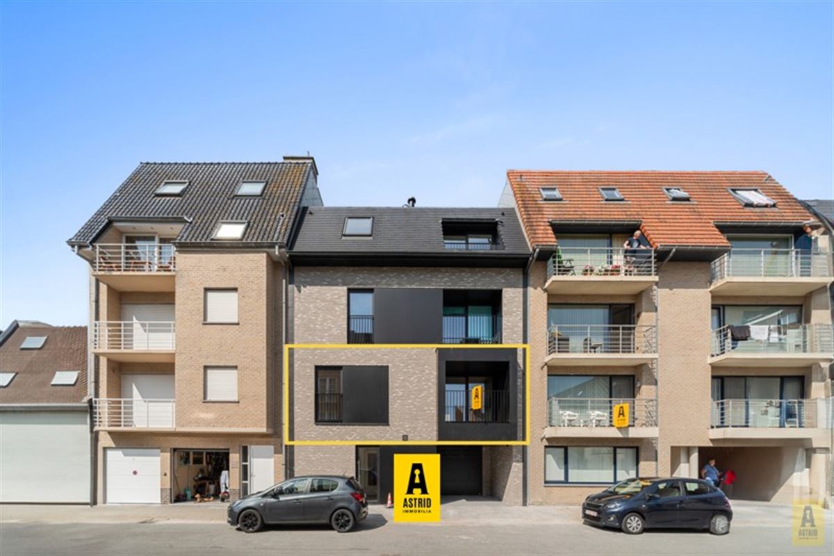 Ruim en zonnig nieuw appartement met mooie terrassen vlakbij zee!