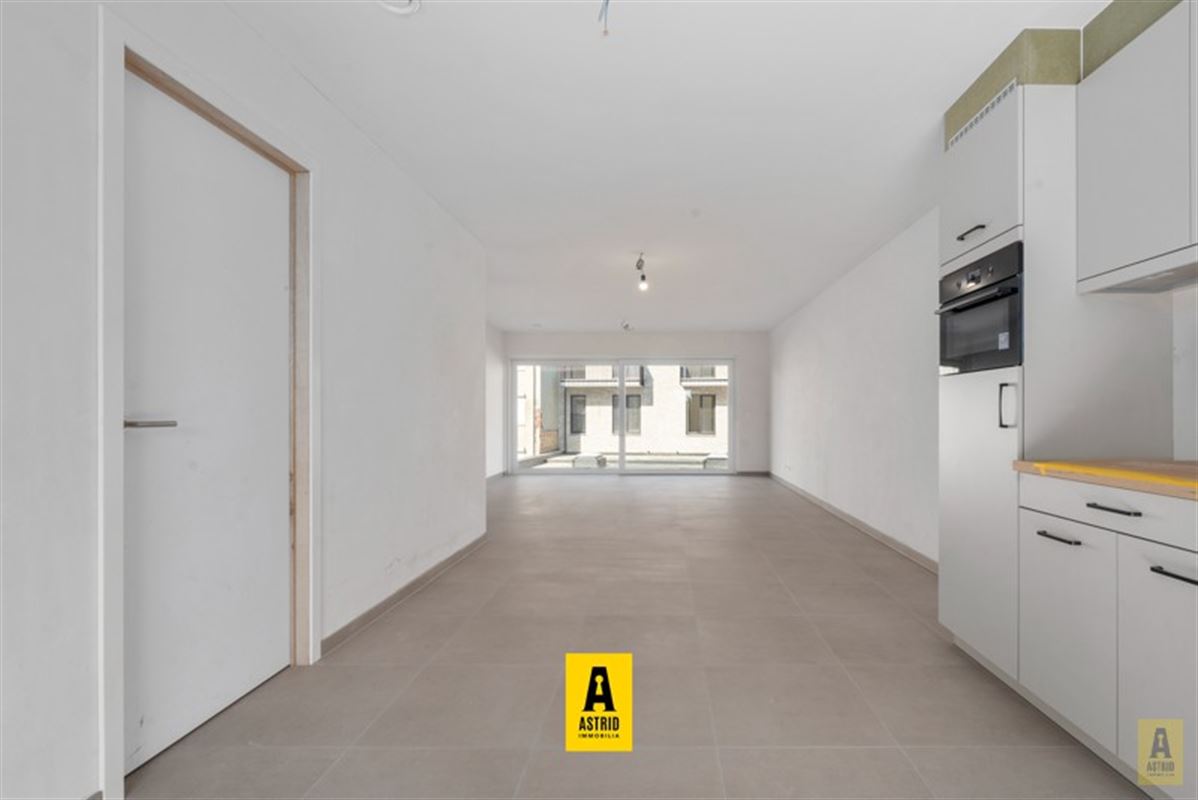 Ruim en zonnig nieuw appartement met mooie terrassen vlakbij zee!