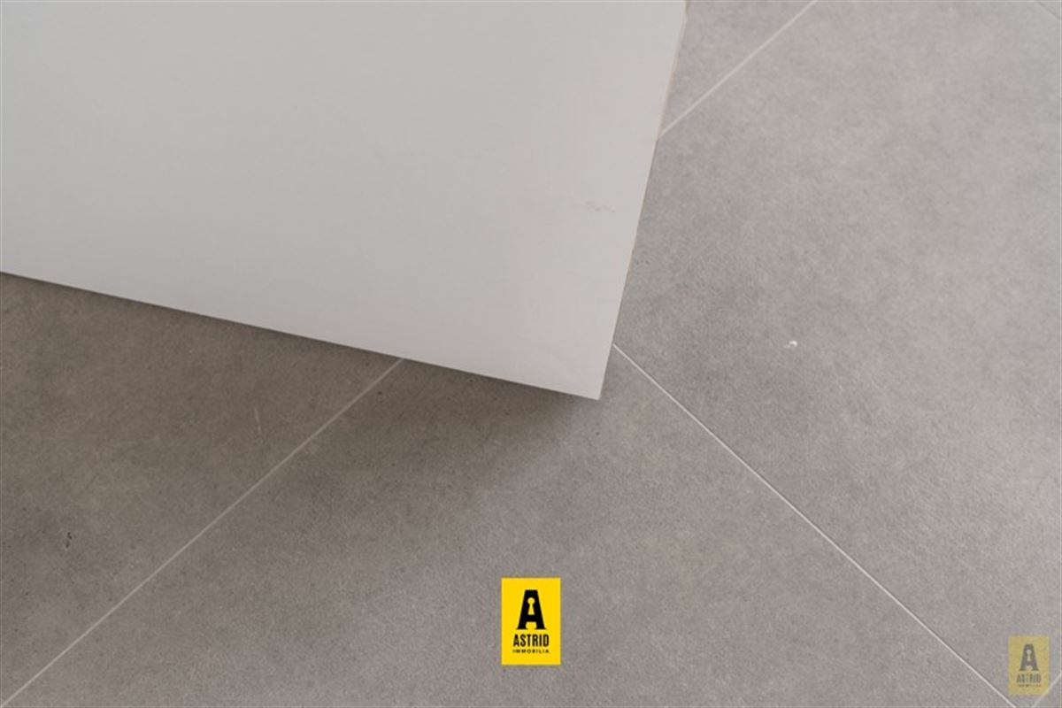 Ruim en zonnig nieuw appartement met mooie terrassen vlakbij zee!