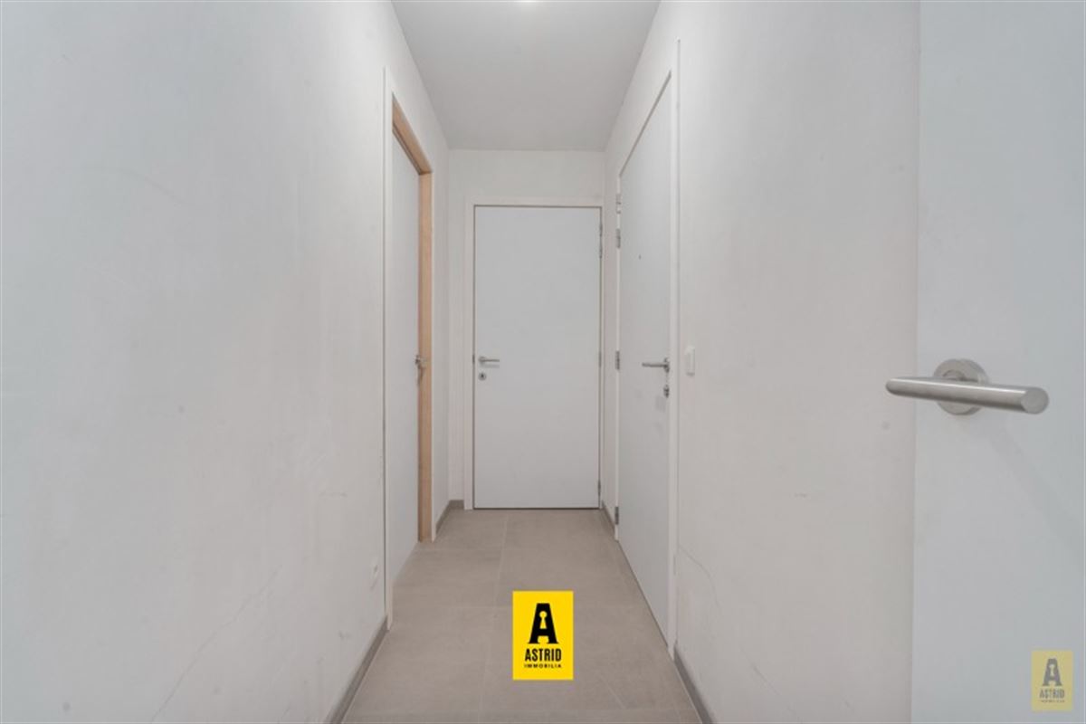 Ruim en zonnig nieuw appartement met mooie terrassen vlakbij zee!