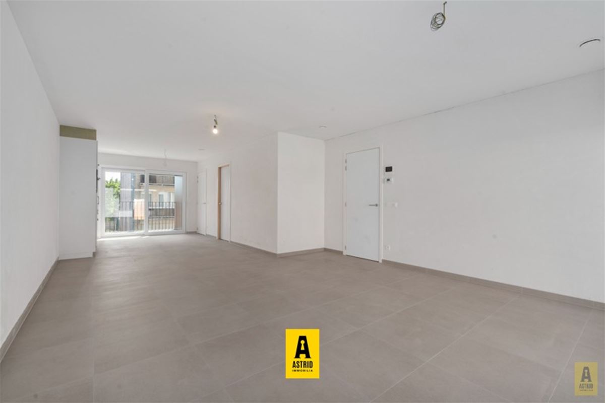 Ruim en zonnig nieuw appartement met mooie terrassen vlakbij zee!