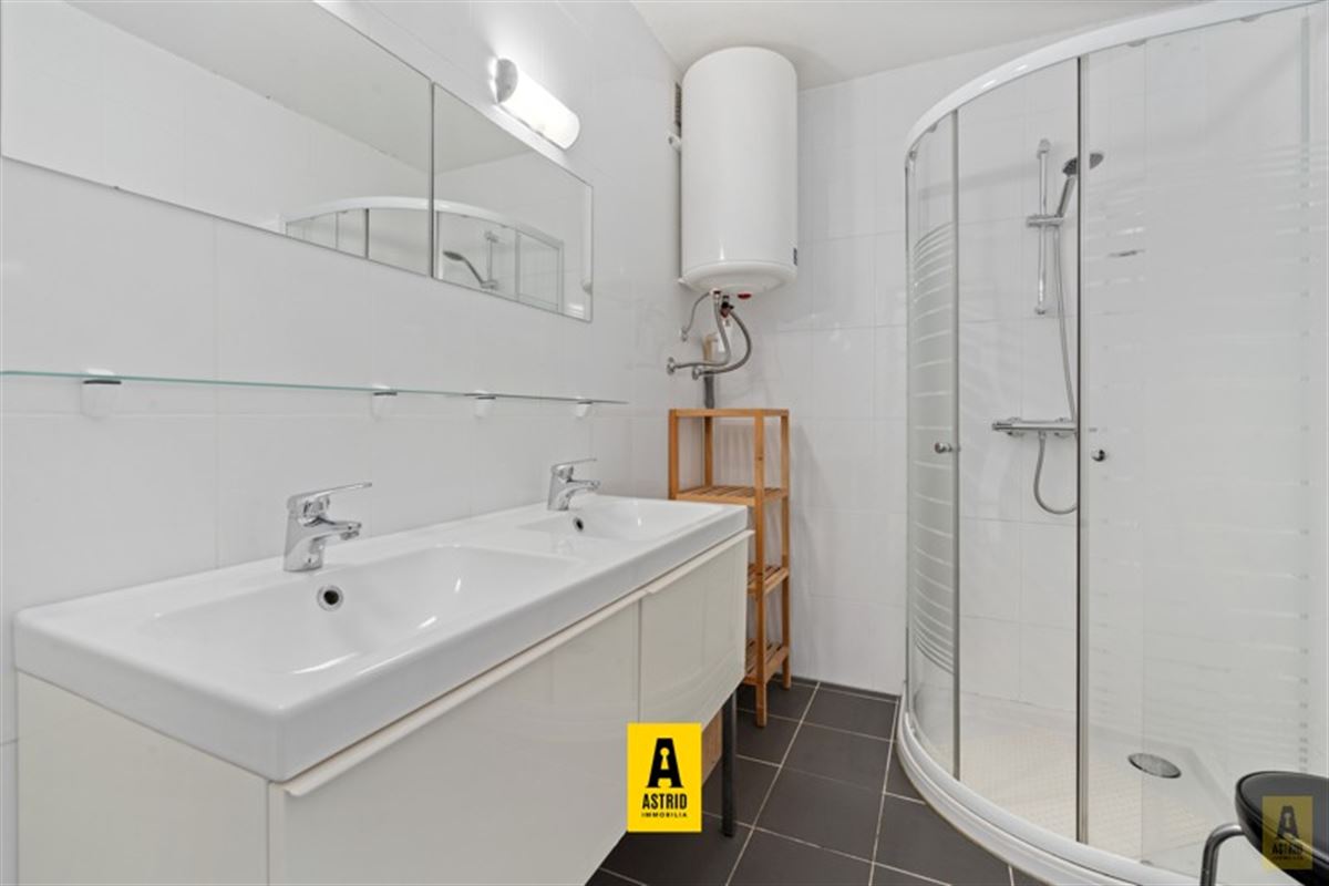 Zonnig appartement met open zichten vlakbij strand!