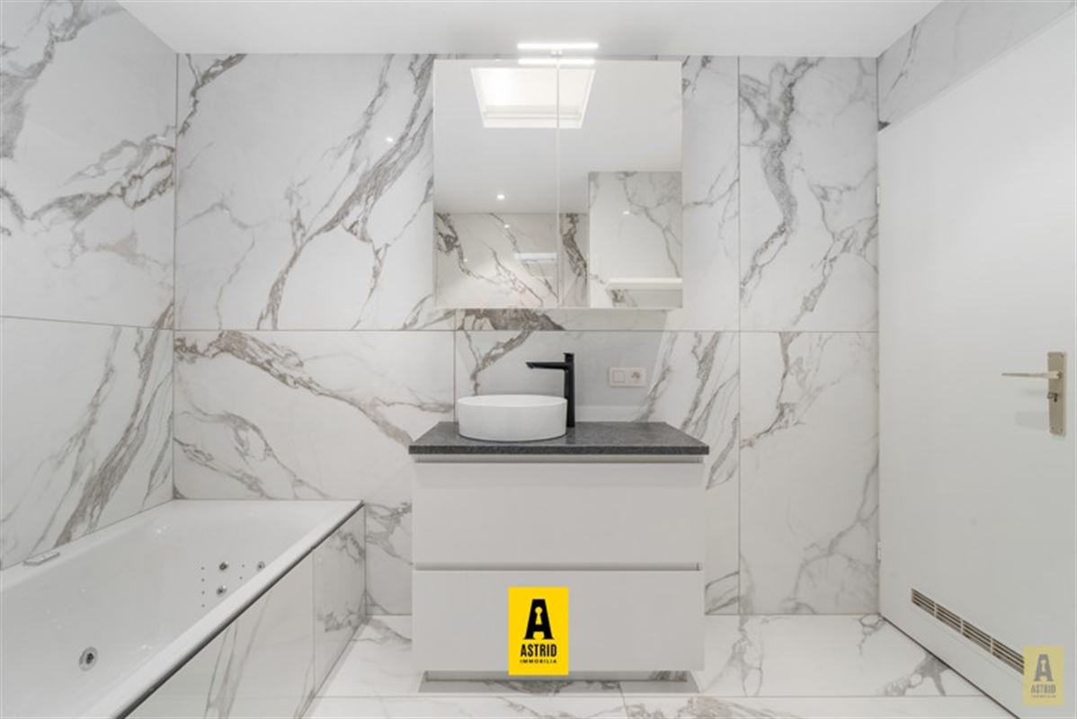 Perfect instapklaar appartement met zonneterras aan zee!