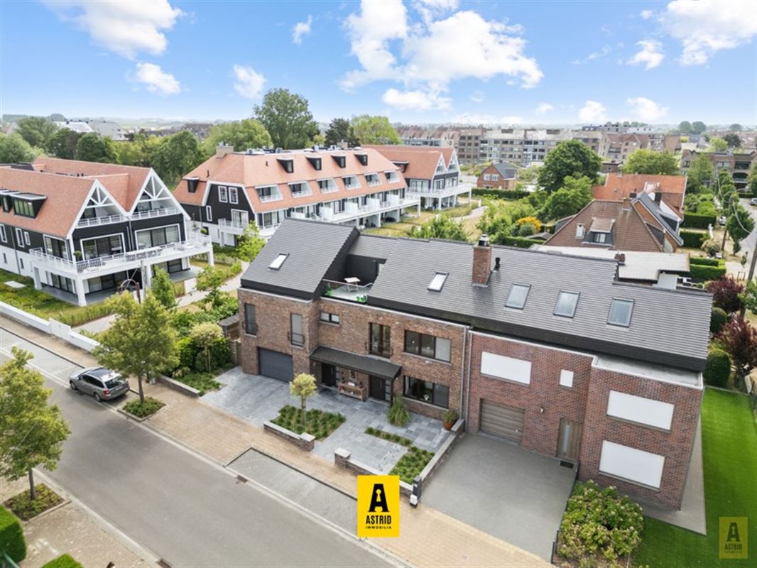 Karaktervolle voormalige dokterswoning met zee aan ruimte en mogelijkheden!