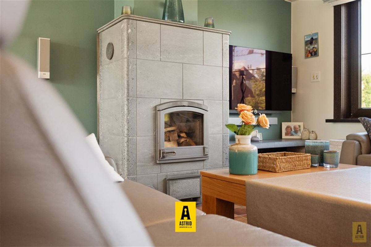 Karaktervolle voormalige dokterswoning met zee aan ruimte en mogelijkheden!