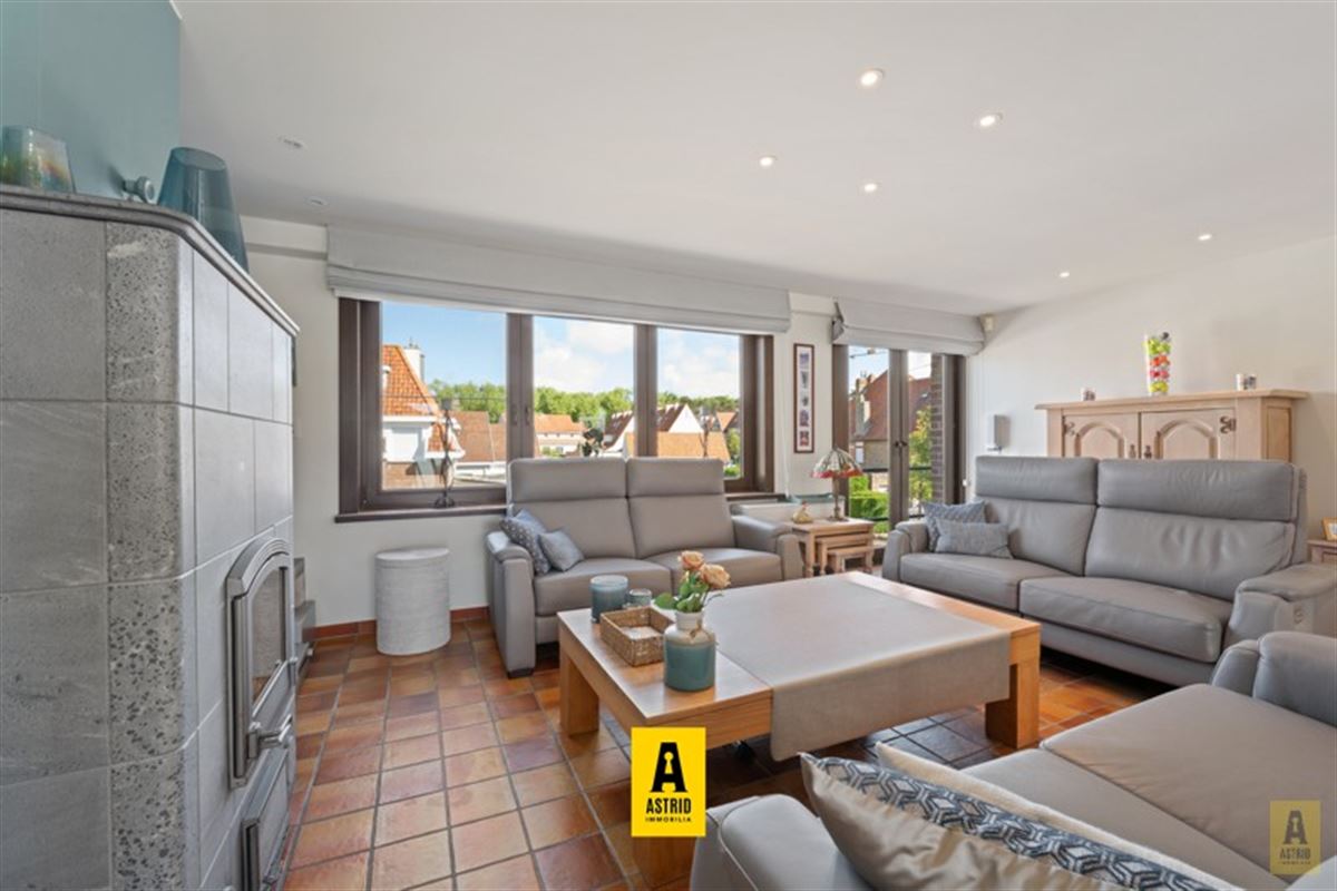 Karaktervolle voormalige dokterswoning met zee aan ruimte en mogelijkheden!