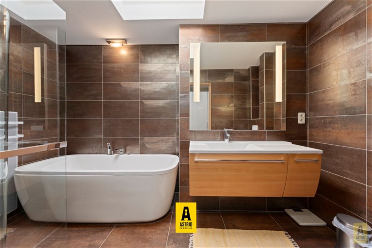 Schitterend duplexappartement met 3 slaapkamers, zeezicht en garagebox!