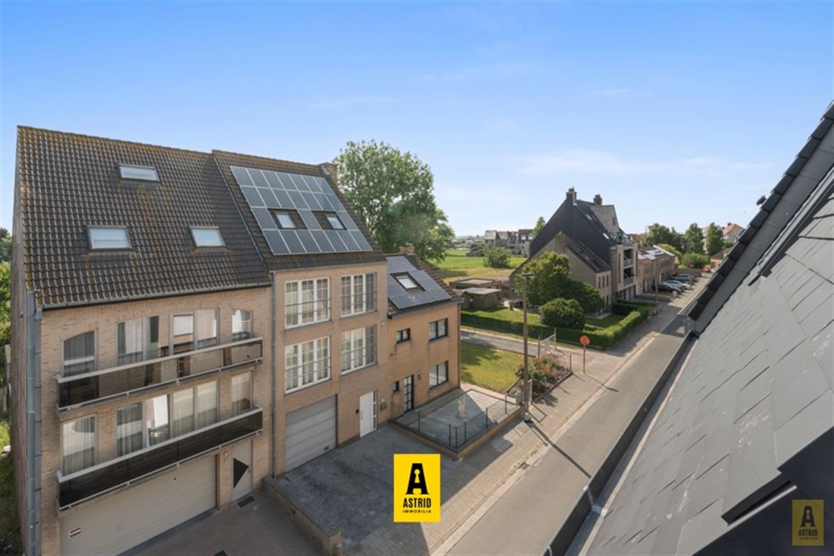 Ruim en zonnig nieuw appartement met mooie terrassen vlakbij zee!