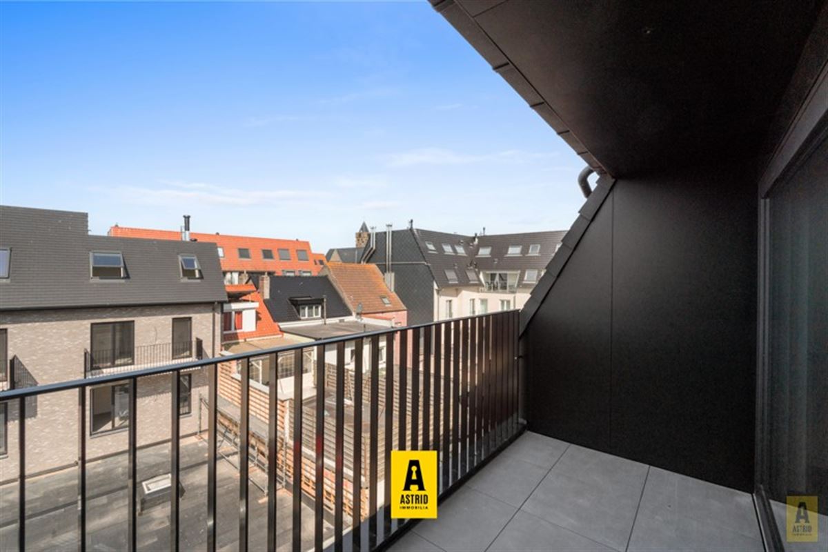 Ruim en zonnig nieuw appartement met mooie terrassen vlakbij zee!