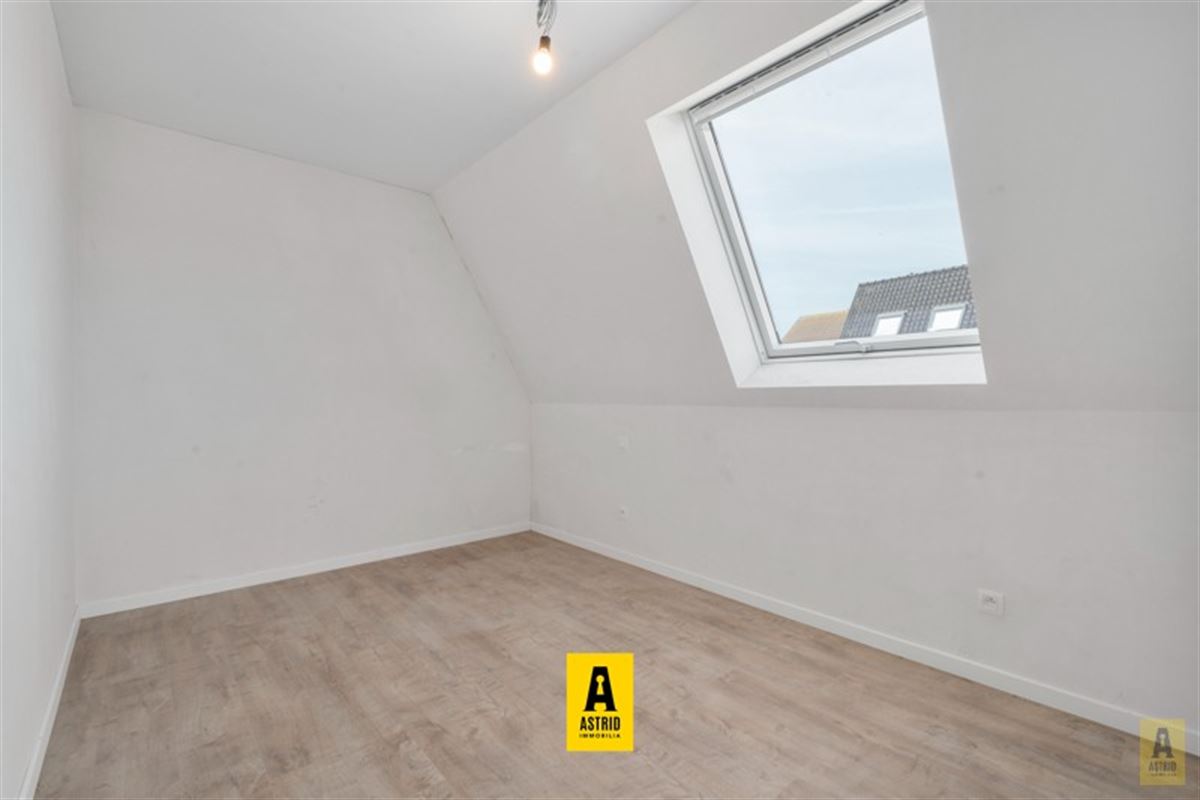 Ruim en zonnig nieuw appartement met mooie terrassen vlakbij zee!