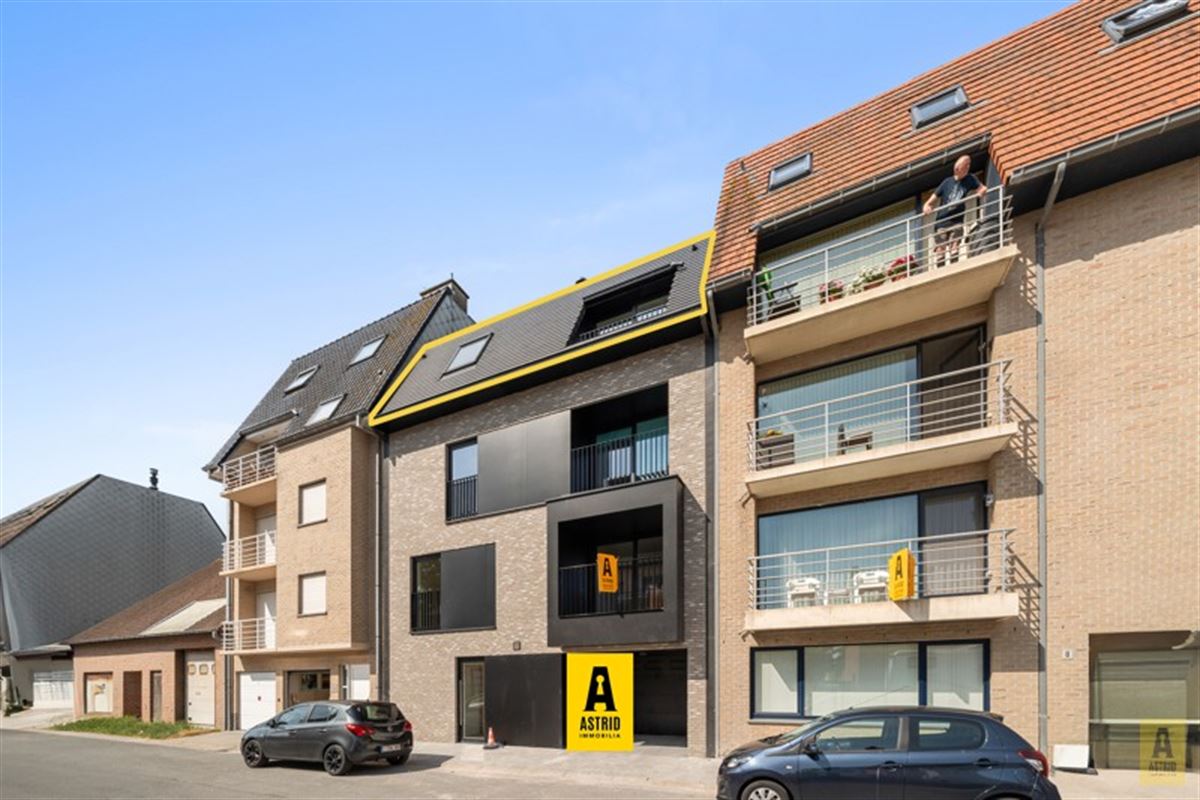 Ruim en zonnig nieuw appartement met mooie terrassen vlakbij zee!