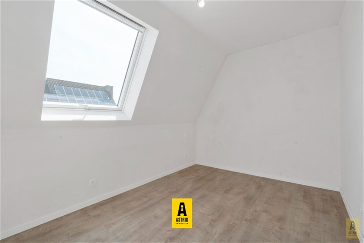 Ruim en zonnig nieuw appartement met mooie terrassen vlakbij zee!