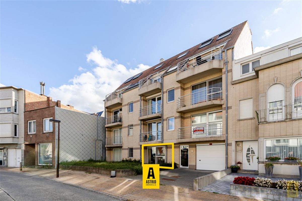 Gezellig gelijkvloers appartement met zonnig terras vlak aan zee én centraal!