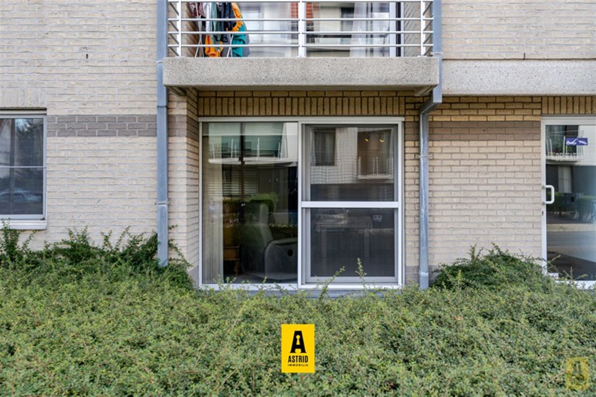Gezellig gelijkvloers appartement met zonnig terras vlak aan zee én centraal!