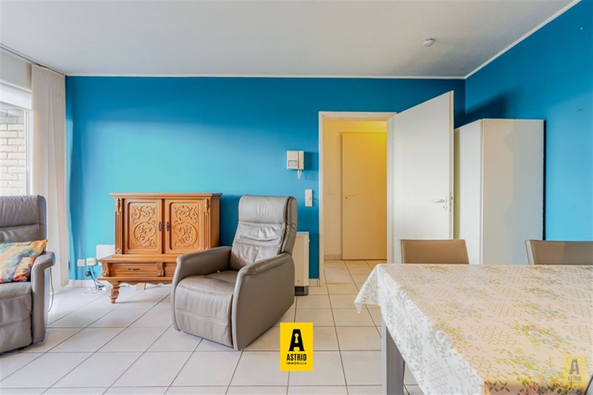 Gezellig gelijkvloers appartement met zonnig terras vlak aan zee én centraal!