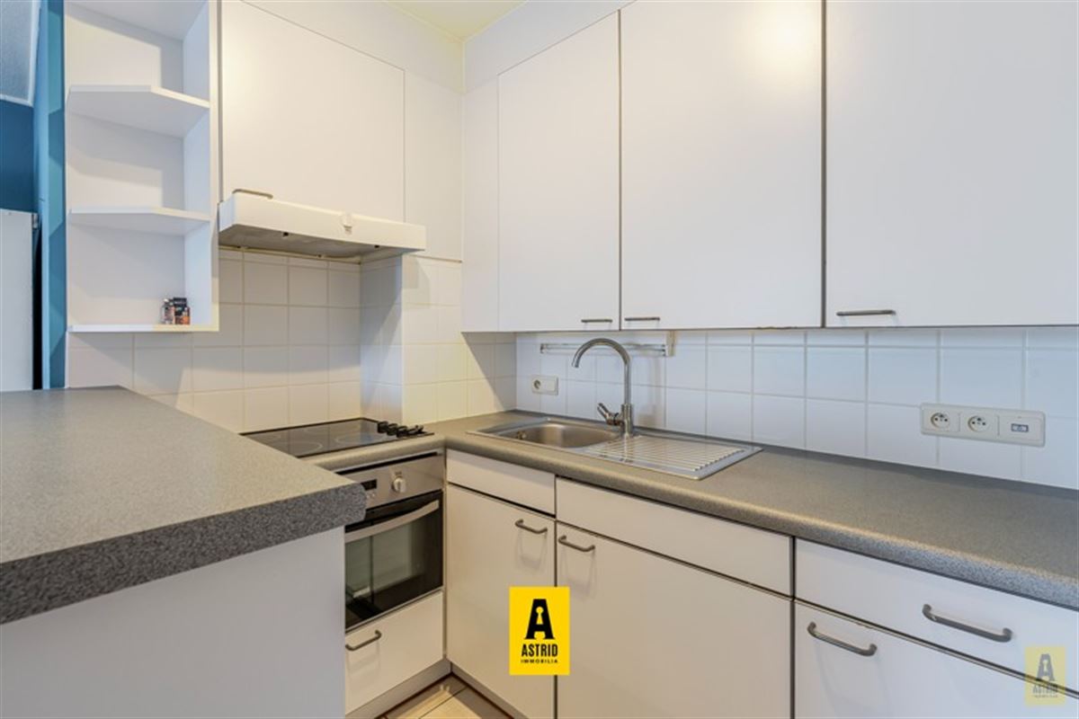 Gezellig gelijkvloers appartement met zonnig terras vlak aan zee én centraal!