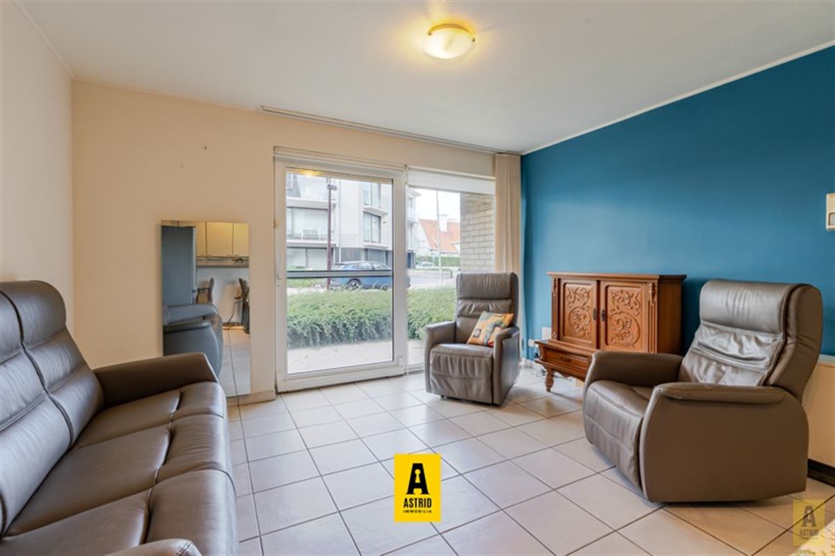 Gezellig gelijkvloers appartement met zonnig terras vlak aan zee én centraal!