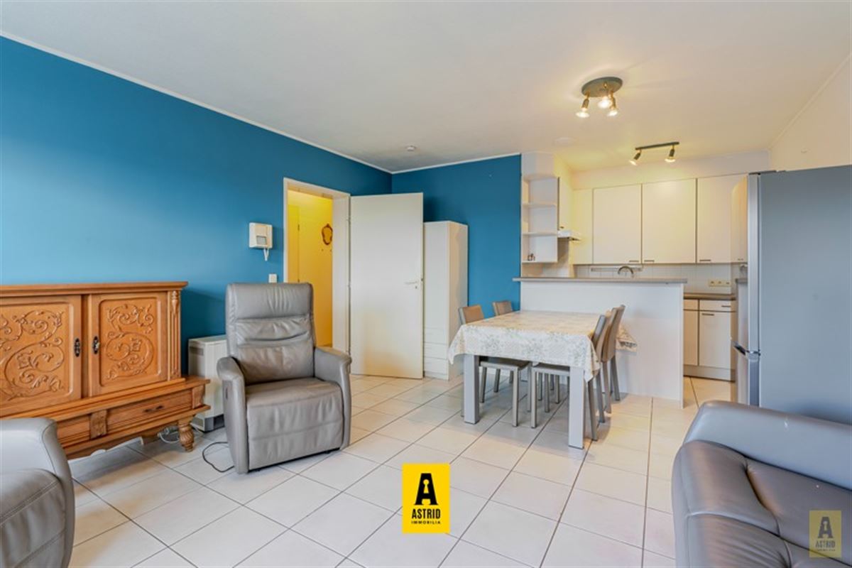 Gezellig gelijkvloers appartement met zonnig terras vlak aan zee én centraal!