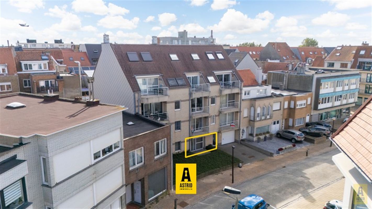 Gezellig gelijkvloers appartement met zonnig terras vlak aan zee én centraal!