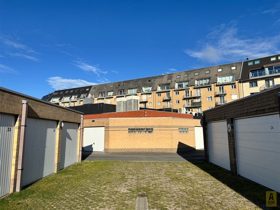 Grote garagebox (erg diep! 33m2) in centrum!