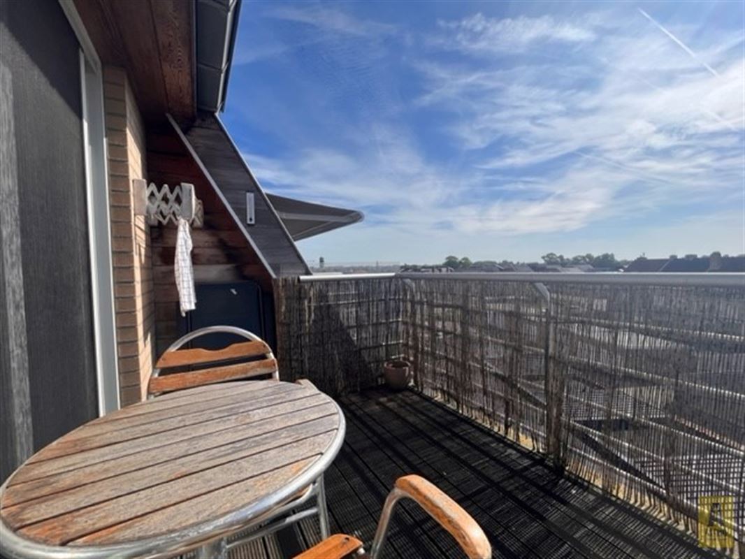 Schitterend duplexappartement met ruime terrassen en open zicht!